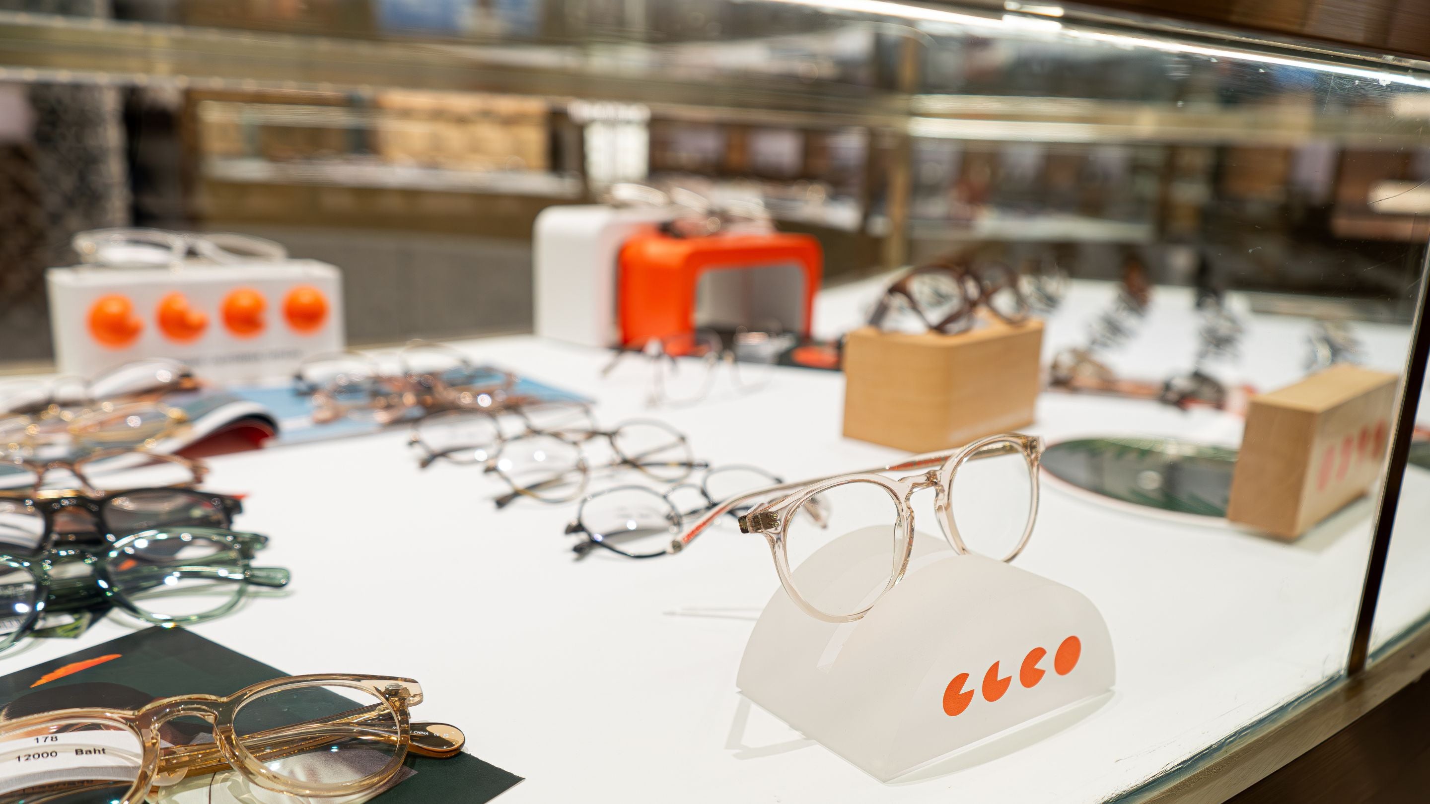 Garrette_Leight_Brand-Corner-at-store